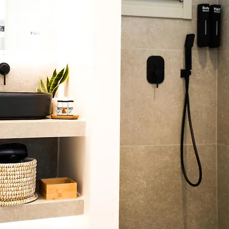 Apademia Luxury Residences דירה *