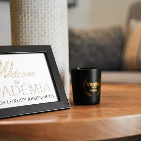 شقة Apademia Luxury Residences *