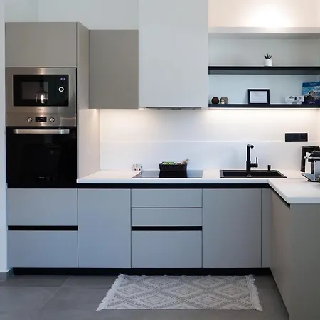 Apademia Luxury Residences شقة *