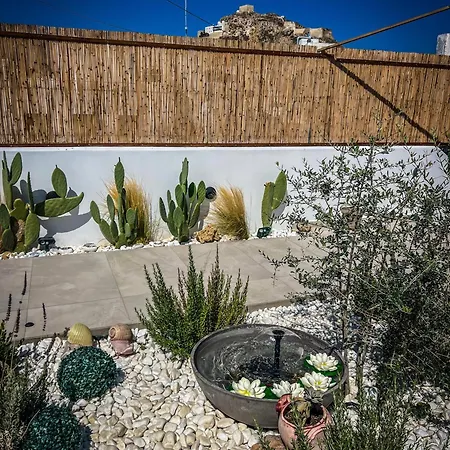 Apademia Luxury Residences شقة سكيروس